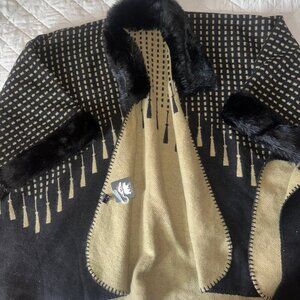 C.P.B. California Polar Bear Poncho womens NWT boutique‎